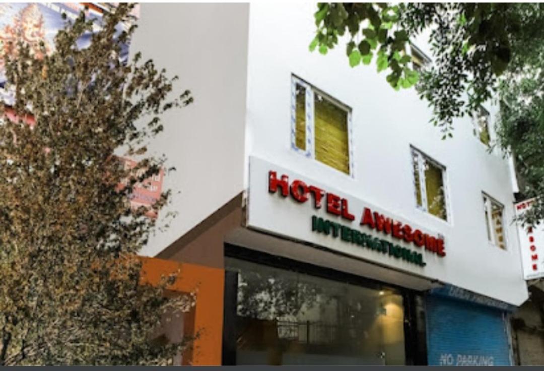 Hotel Awesome International Új-Delhi Kültér fotó
